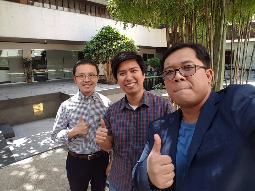 Team Bayanihan (from left): Dongwei Tan (MDM 2017), MIB Team Leader Jeremy Bedano, and Emil Tanchico (MBA 2017)